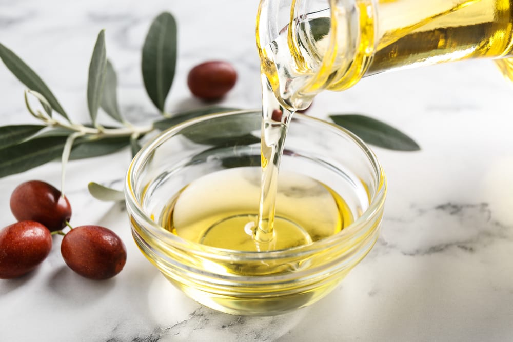 Jojova oil for flaky facial skin